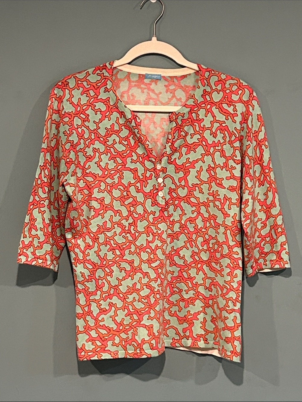 J. McLaughlin 3/4 Sleeve Henley Sweater size Medium Coastal Coral Reef Print